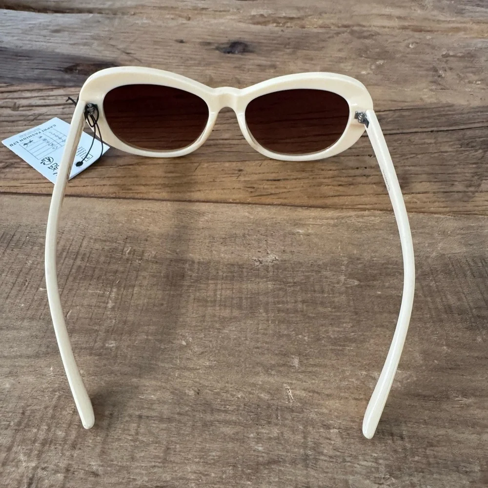 NEW PrettyLittleThing Cream Rounded Cat Eye Sunglasses ~ 💯 % UV Protection